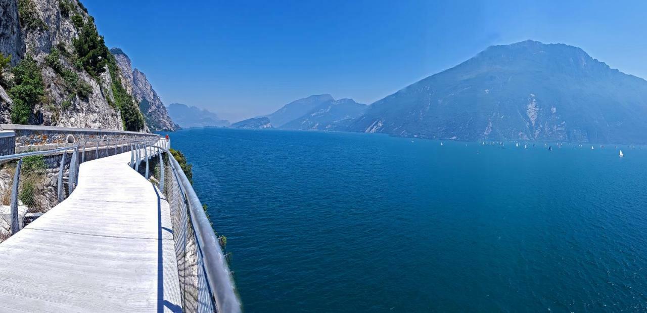 Casa Nonno Sergio lake view by Gardadomusmea Tremosine Exterior foto