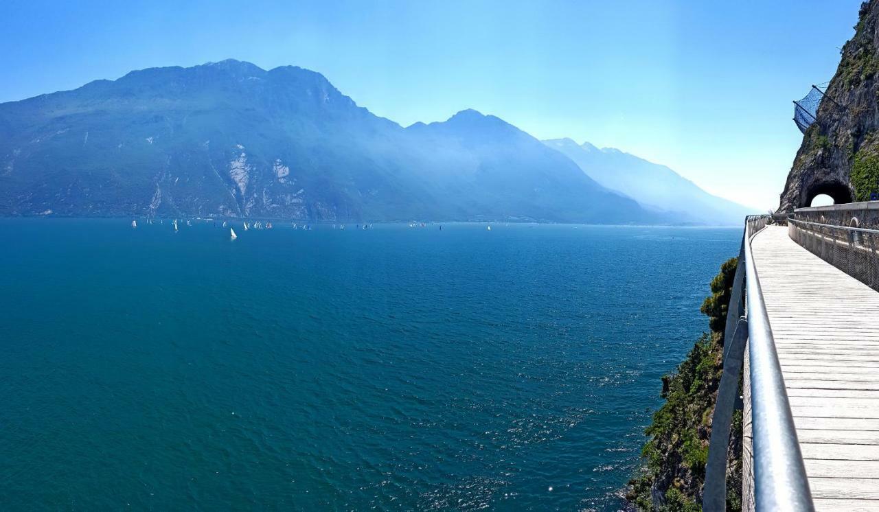 Casa Nonno Sergio lake view by Gardadomusmea Tremosine Exterior foto